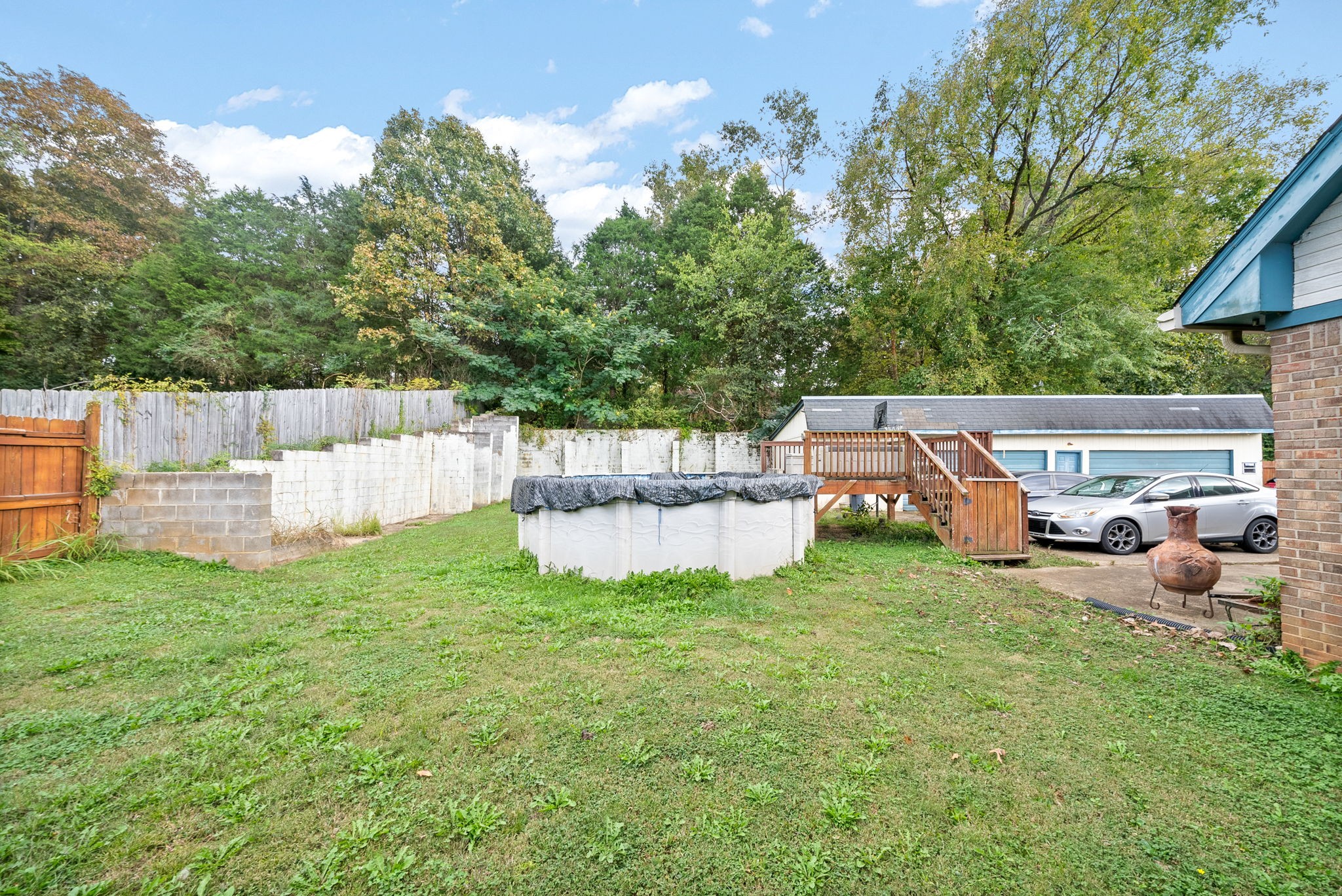 392 Dean Road Clarksville, TN 37040 - Photo 23 of 25 a view of a backyard with sitting area