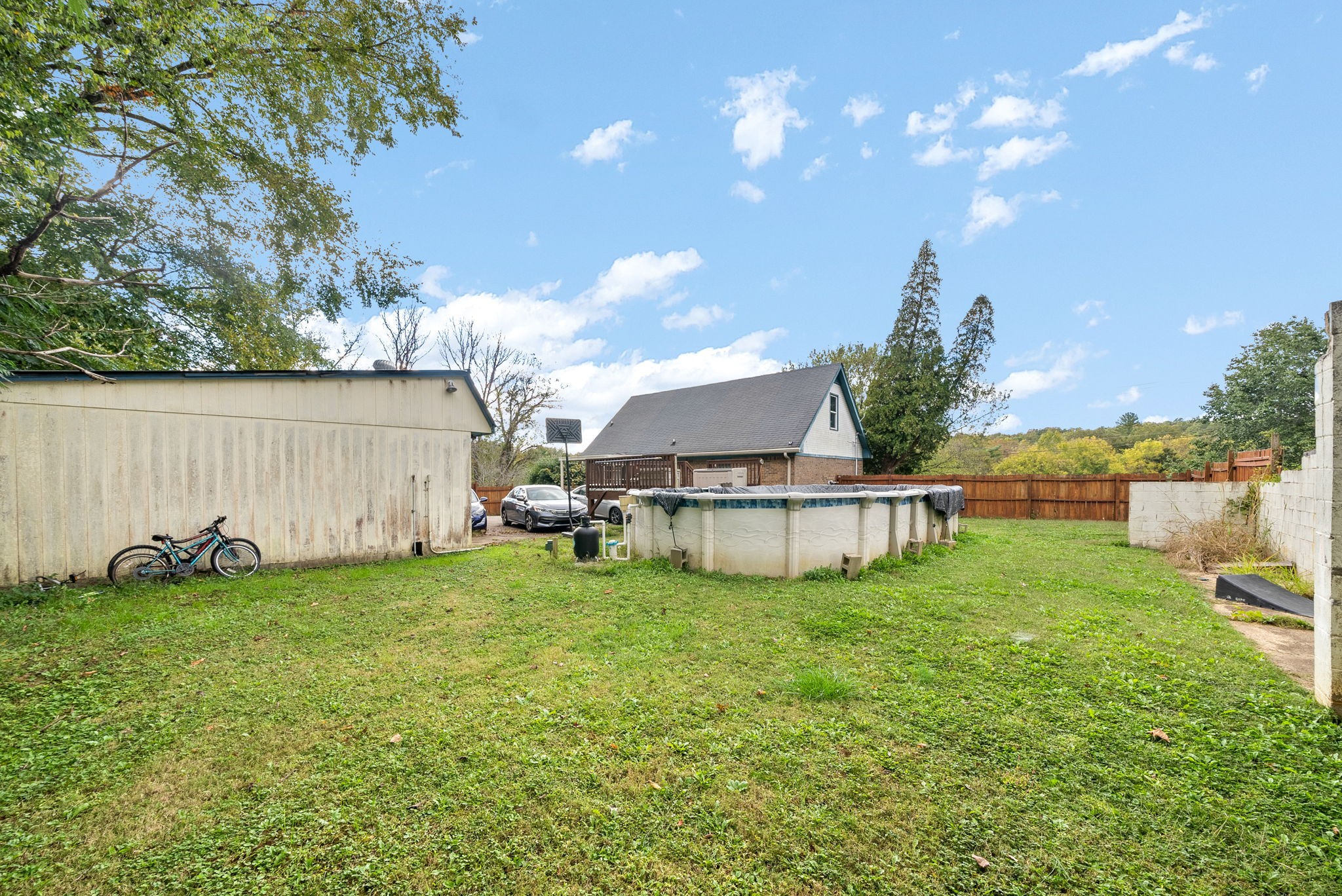 392 Dean Road Clarksville, TN 37040 - Photo 24 of 25 a view of a house with backyard and sitting area
