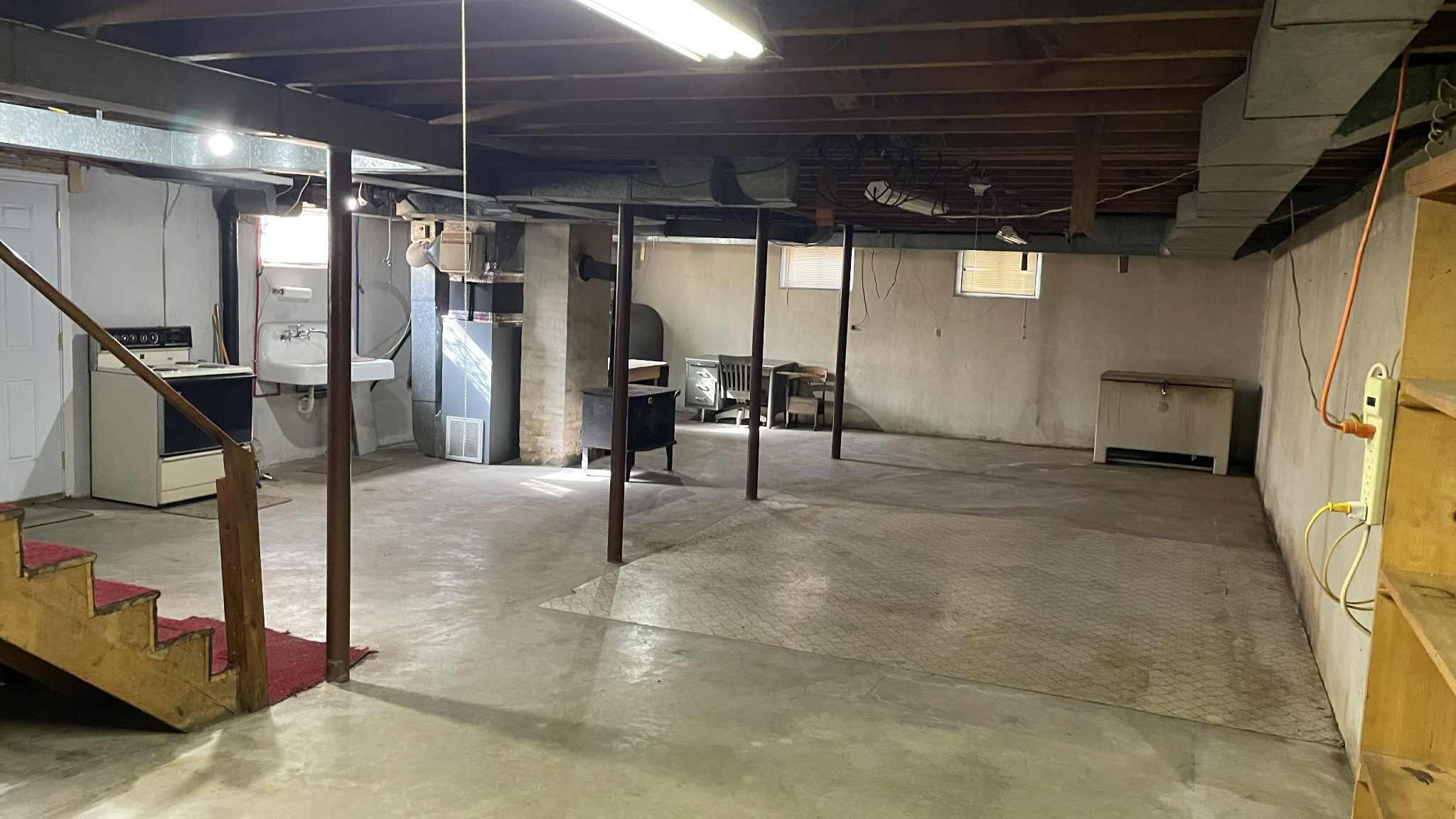 5980 Jordantown Road Vinton, VA 24179 - Photo 19 of 27 a view of an empty room with wooden floor