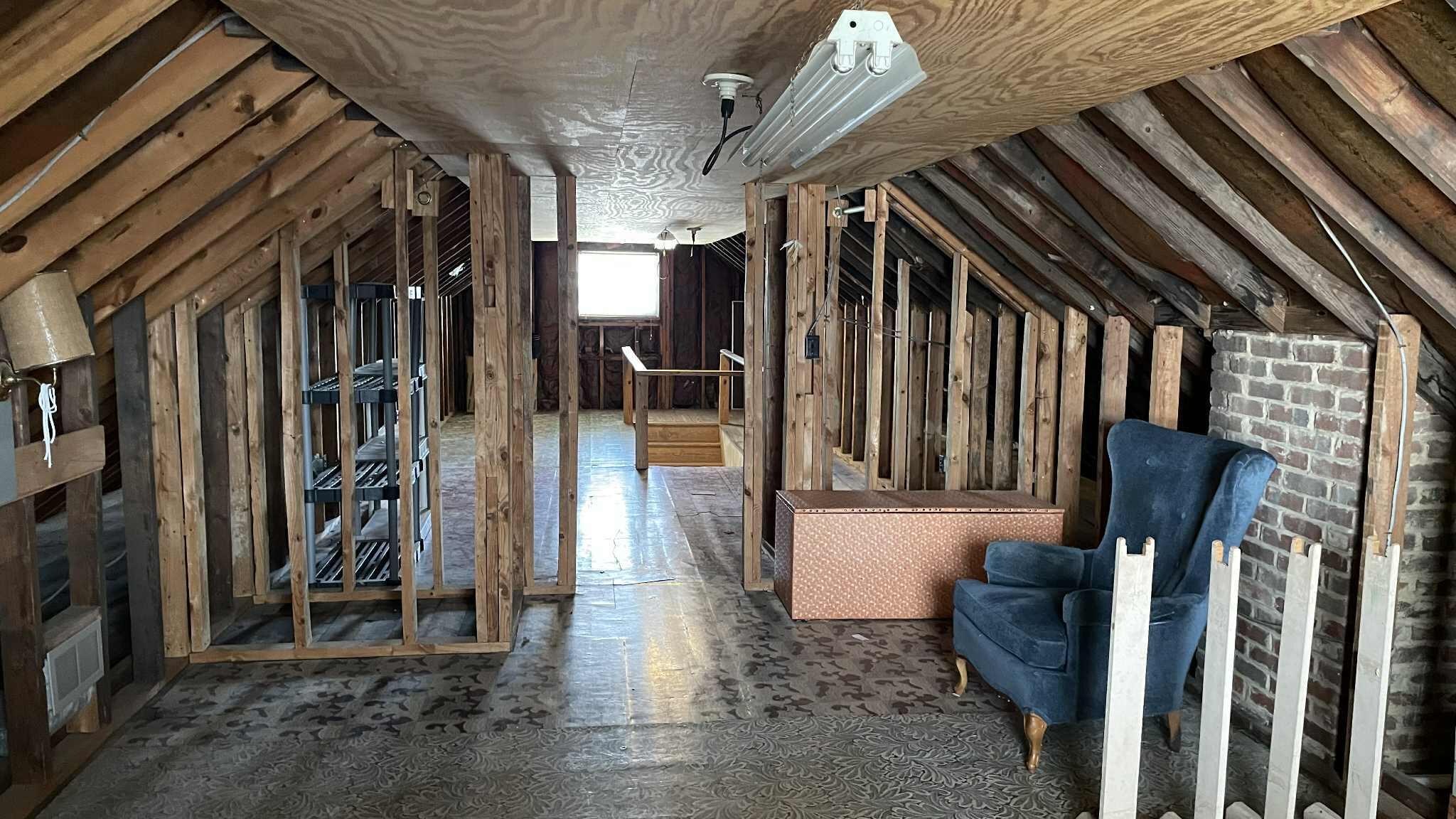 5980 Jordantown Road Vinton, VA 24179 - Photo 6 of 27 a view of an entryway