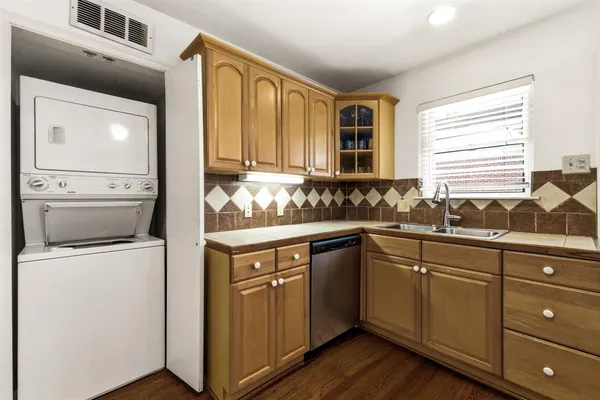 $665,000 | 6524 Ravendale Lane, Dallas, TX 75214