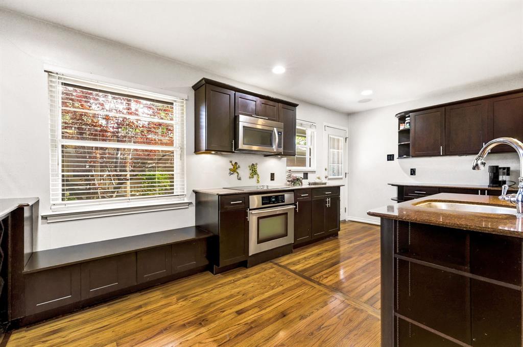 6524 Ravendale Lane Dallas, TX 75214 - Photo 22 of 34