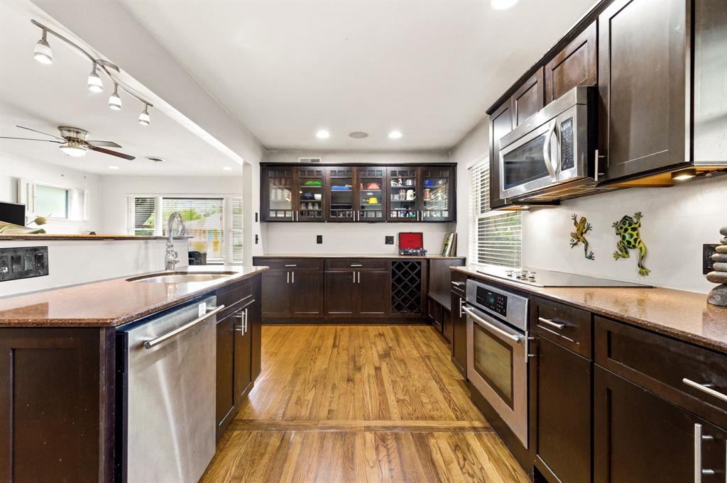 6524 Ravendale Lane Dallas, TX 75214 - Photo 25 of 34