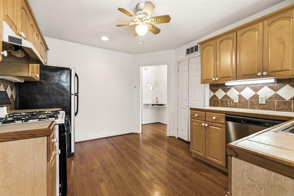 6524 Ravendale Lane Dallas, TX 75214 - Photo 8 of 34