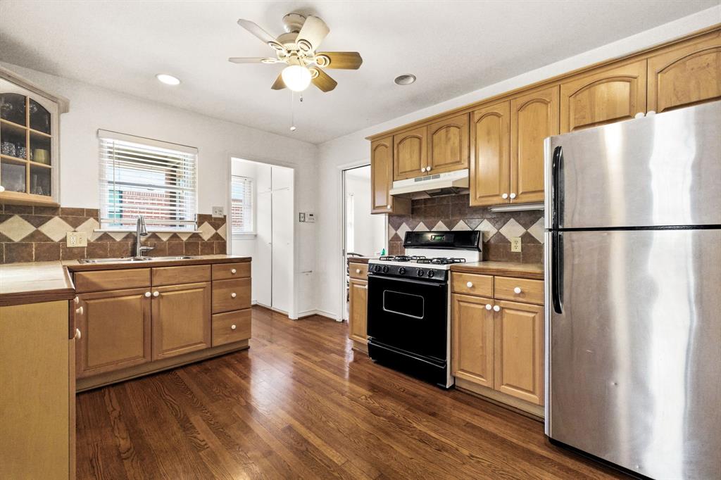 6524 Ravendale Lane Dallas, TX 75214 - Photo 9 of 34