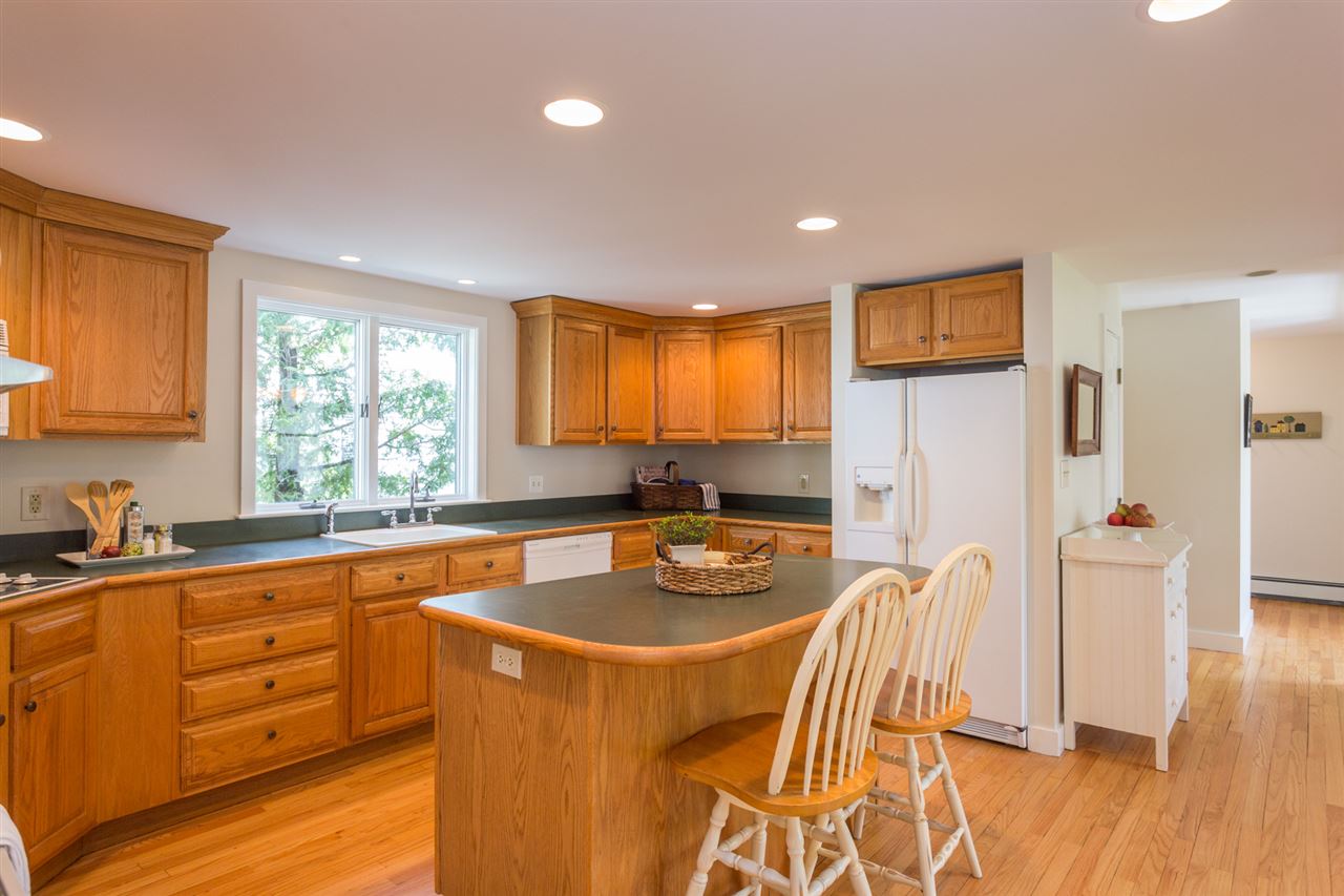 45 Washington Street Exeter, NH 03833 - Photo 8 of 40