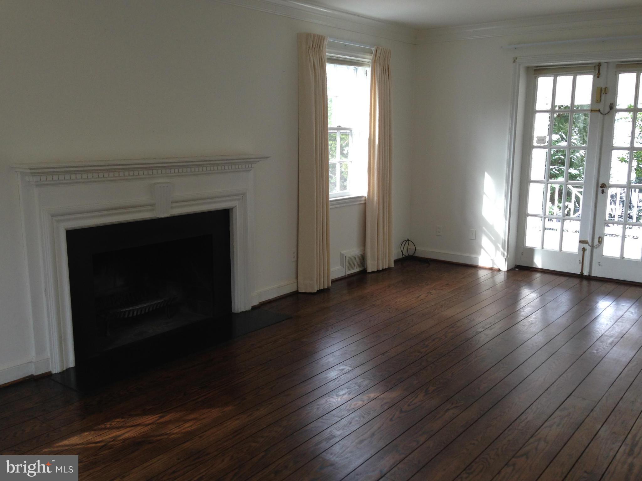 5015 Macomb Street Northwest Washington, DC 20016 - Photo 2 of 6 Living Room