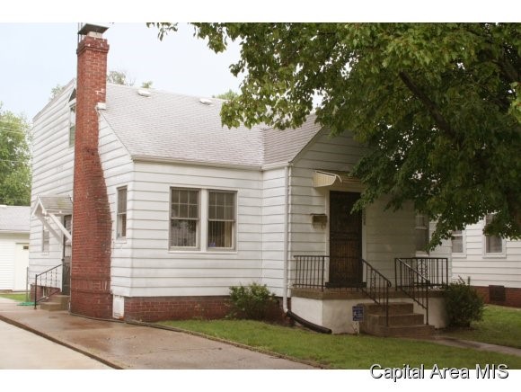 2008 North 7th Street Springfield, IL 62702 - Photo 1 of 12