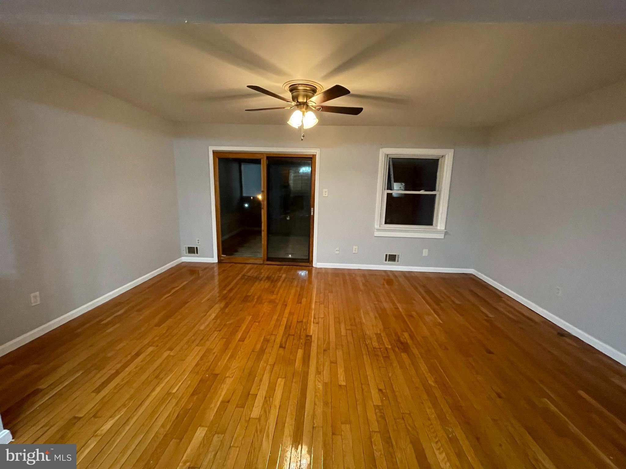 393 Rutgers Court Bensalem, PA 19020 - Photo 7 of 29