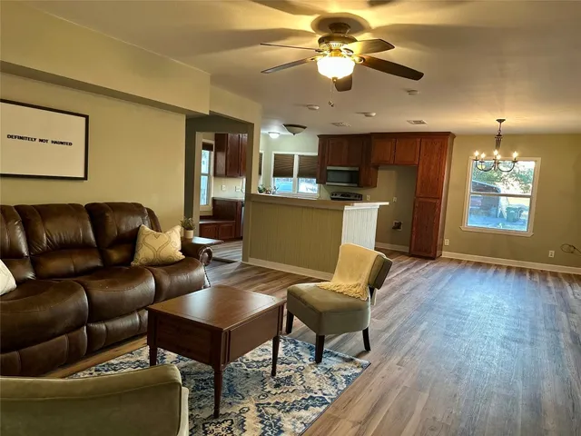 $284,000 | 305 West Davilla Street, Granger, TX 76530