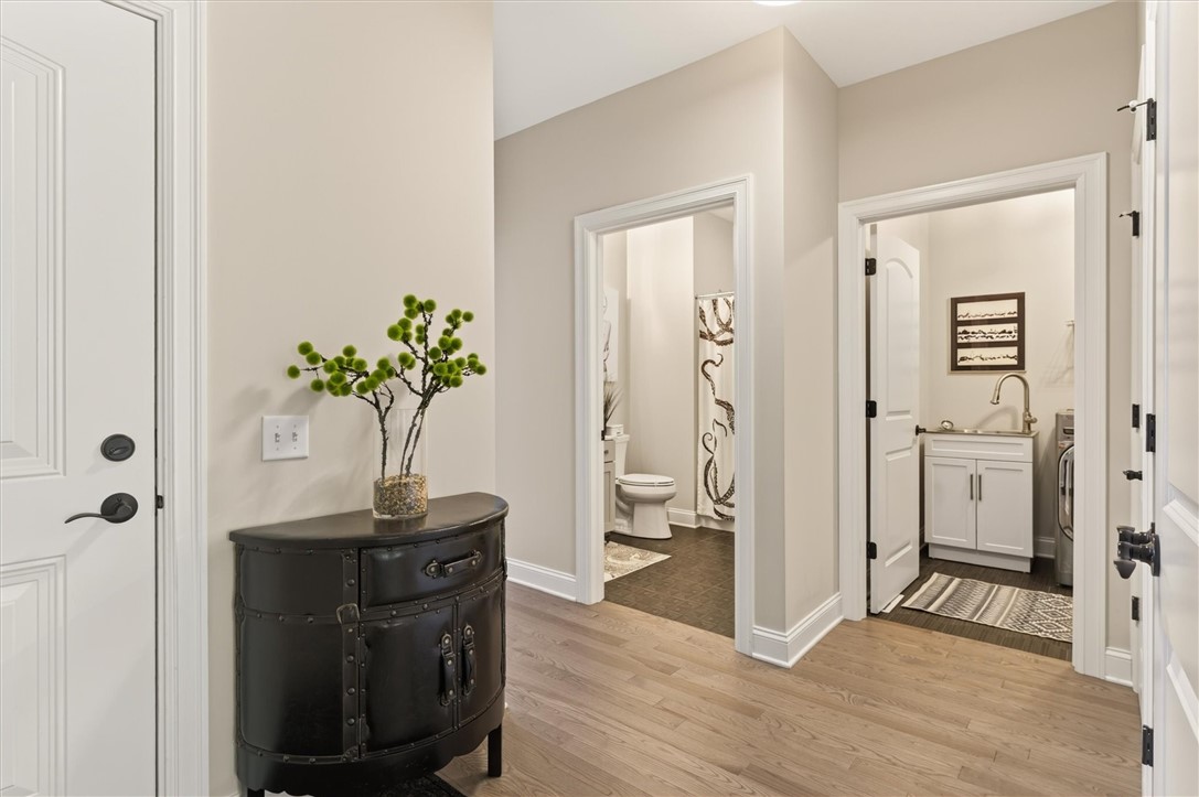 933 Pathway Lane Webster, NY 14580 - Photo 37 of 50 Hallway