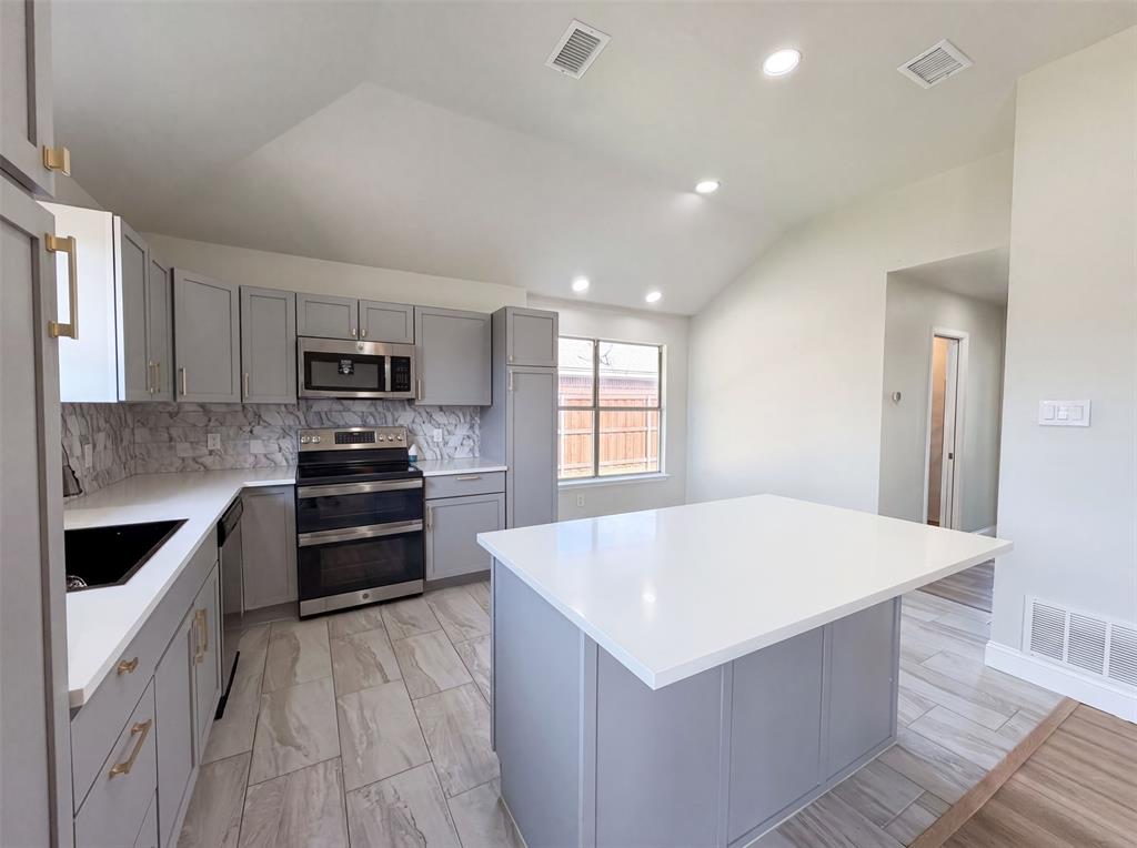 309 Marshall Creek Road Roanoke, TX 76262 - Photo 2 of 27 Staged Photo