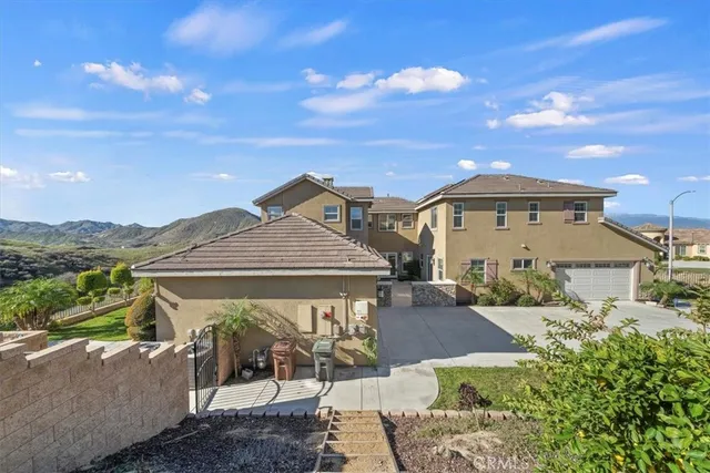 $1,350,000 | 3094 Crystal Ridge Lane, Colton, CA 92324