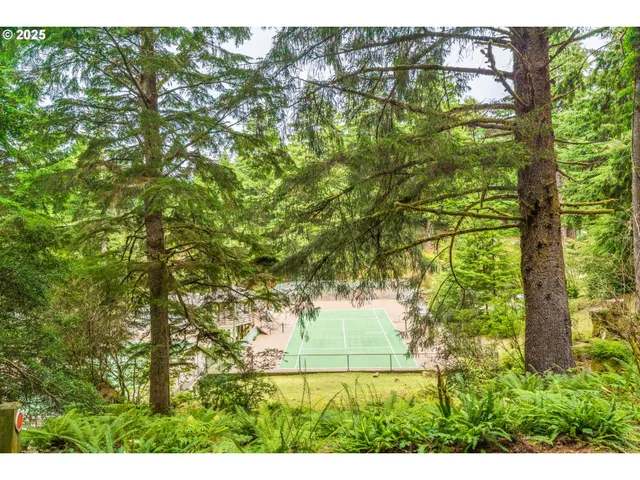 $925,000 | 527 Eagles Nest Lane, Gleneden Beach, OR 97388