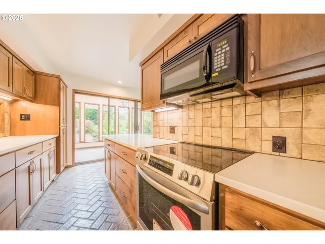 $925,000 | 527 Eagles Nest Lane, Gleneden Beach, OR 97388