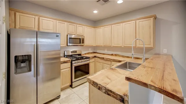 $1,994 | 9773 West Overlook Ridge Avenue, Las Vegas, NV 89148
