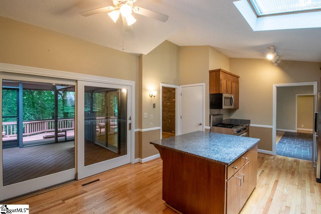 1123 Wembley Road Greenville, SC 29607 - Photo 6 of 28