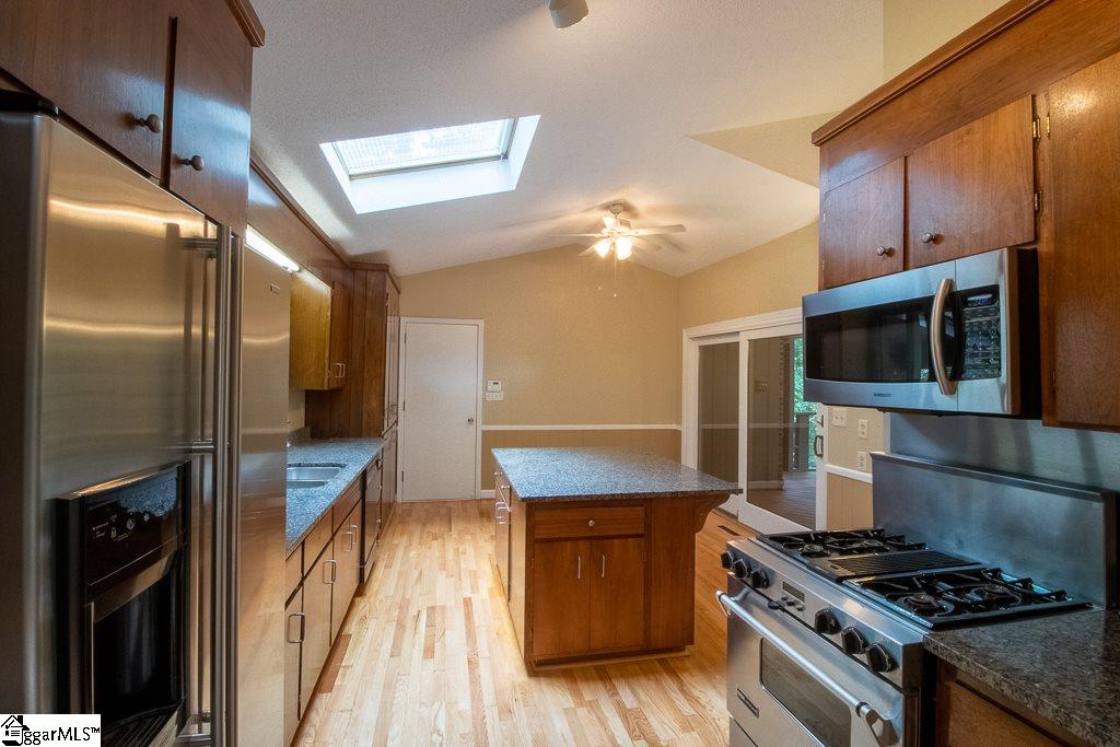 1123 Wembley Road Greenville, SC 29607 - Photo 7 of 28
