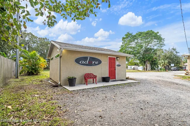 a view of a outdoor space