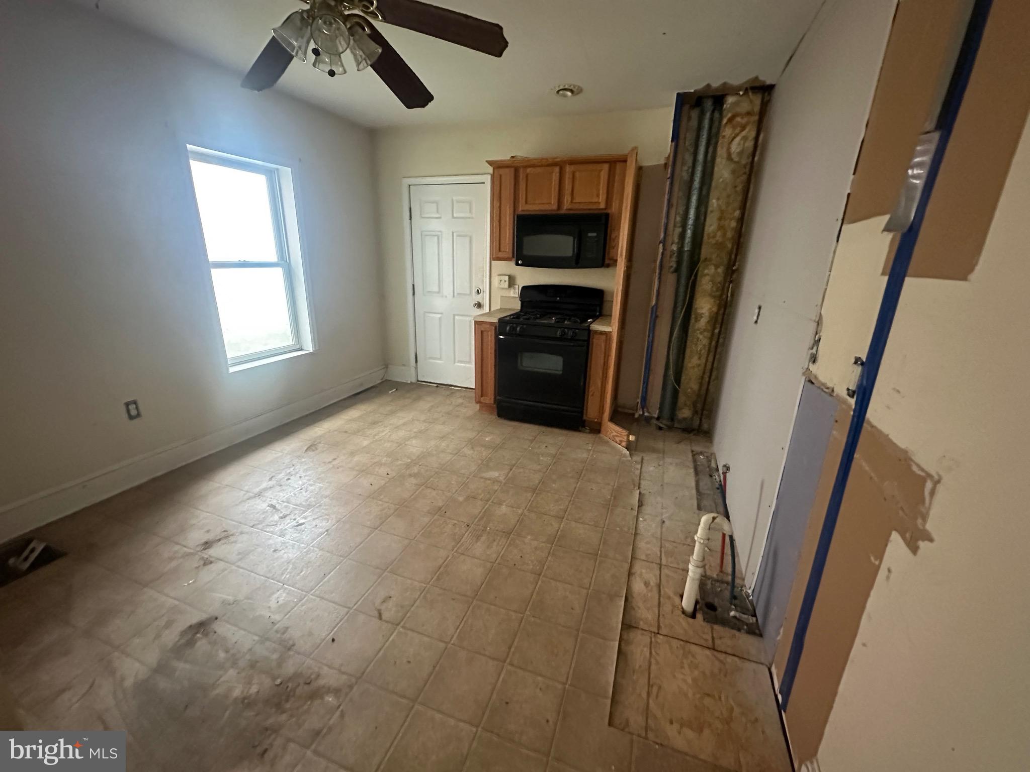 813 Ridge Street Easton, PA 18042 - Photo 3 of 9 Gallery Image 3