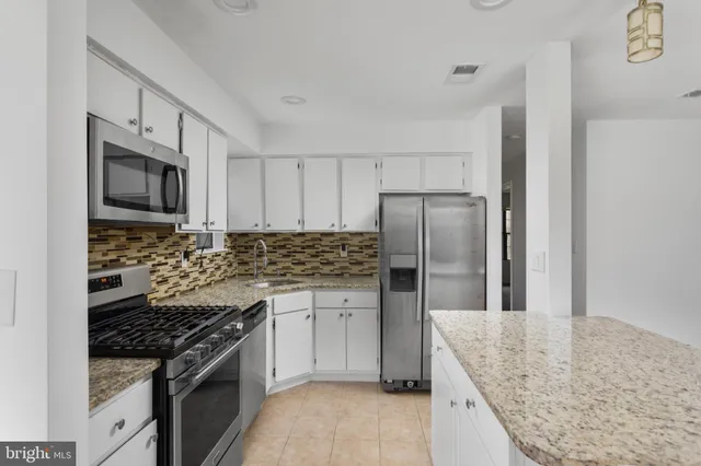 $375,000 | 139 Wyndham Place, Robbinsville, NJ 08691