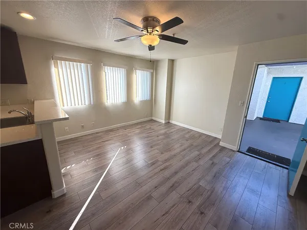 $1,795 | 4307 West 142nd Street, Unit 12, Hawthorne, CA 90250