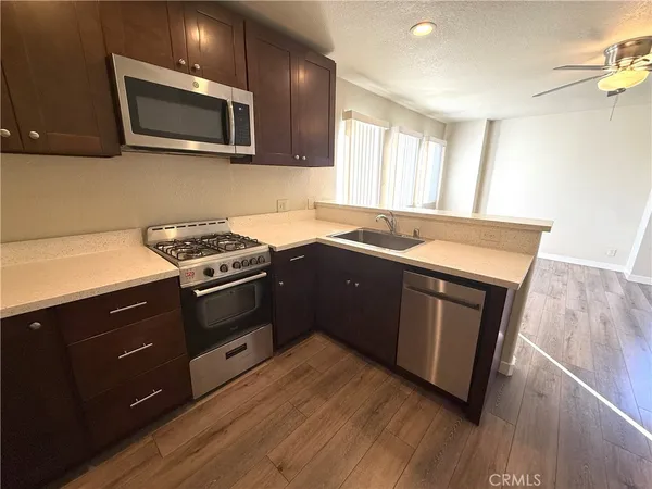$1,795 | 4307 West 142nd Street, Unit 12, Hawthorne, CA 90250