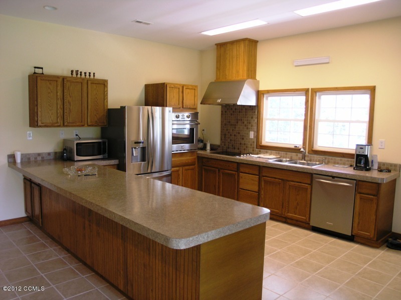258 Crows Nest Road Beaufort, NC 28516 - Photo 10 of 14 kitchen