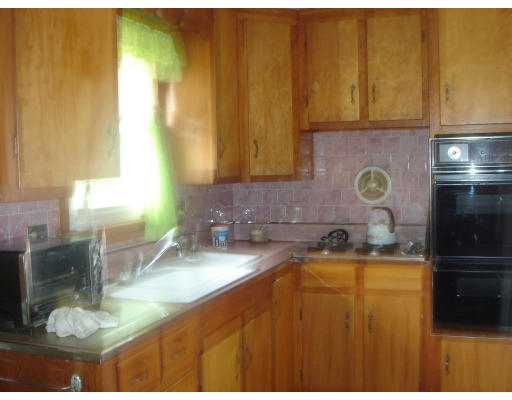 19 Crest Circle Worcester, MA 01603 - Photo 2 of 4