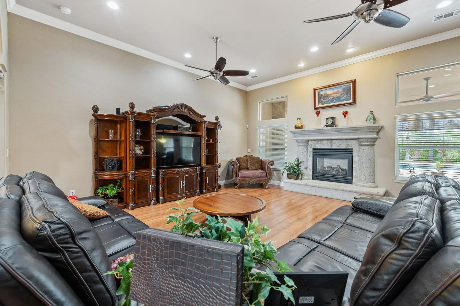 1928 South Shirk Road Visalia, CA 93277 - Photo 11 of 16