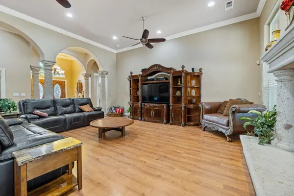 $1,350,000 | 1928 South Shirk Road, Visalia, CA 93277