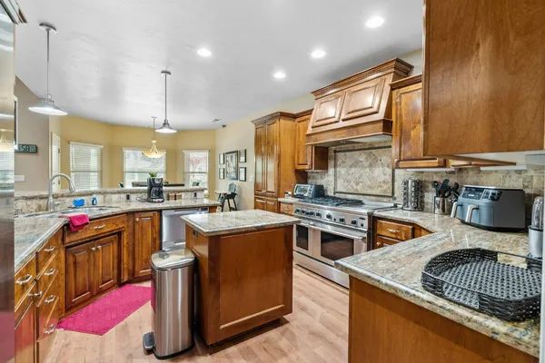 $1,350,000 | 1928 South Shirk Road, Visalia, CA 93277