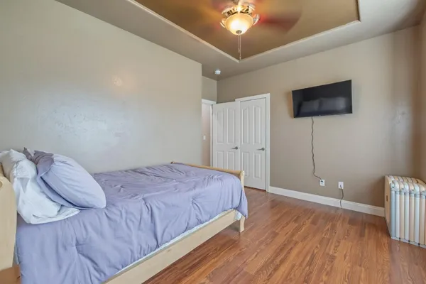 $1,350,000 | 1928 South Shirk Road, Visalia, CA 93277