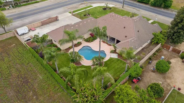 $1,350,000 | 1928 South Shirk Road, Visalia, CA 93277