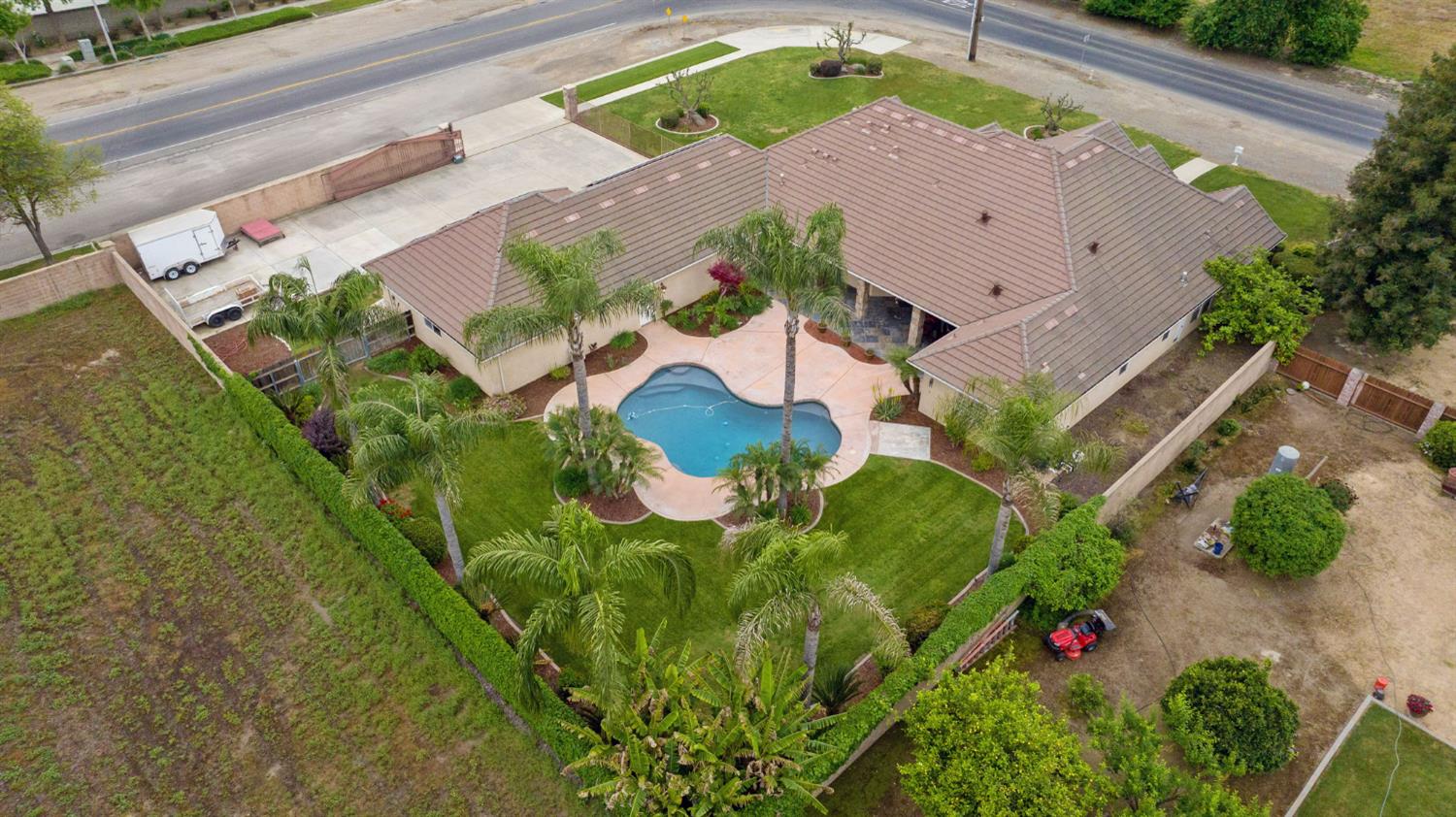 1928 South Shirk Road Visalia, CA 93277 - Photo 4 of 16