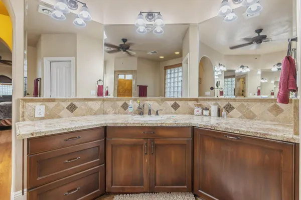 $1,350,000 | 1928 South Shirk Road, Visalia, CA 93277