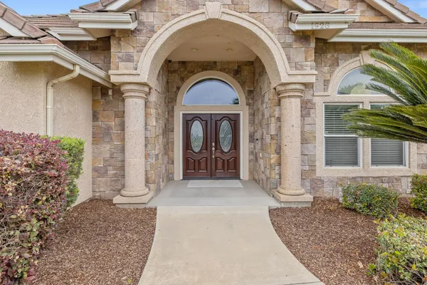 $1,350,000 | 1928 South Shirk Road, Visalia, CA 93277