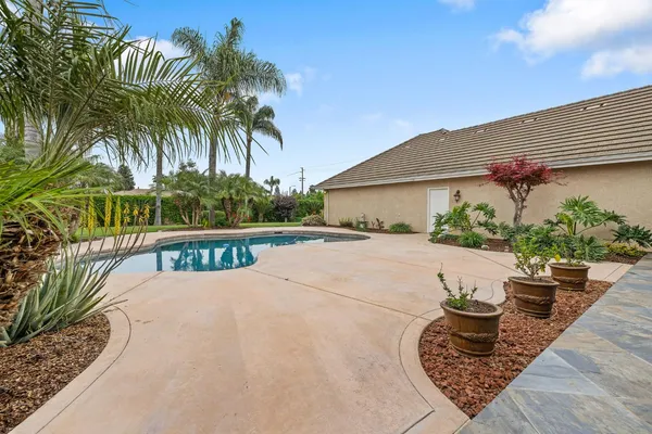 $1,350,000 | 1928 South Shirk Road, Visalia, CA 93277