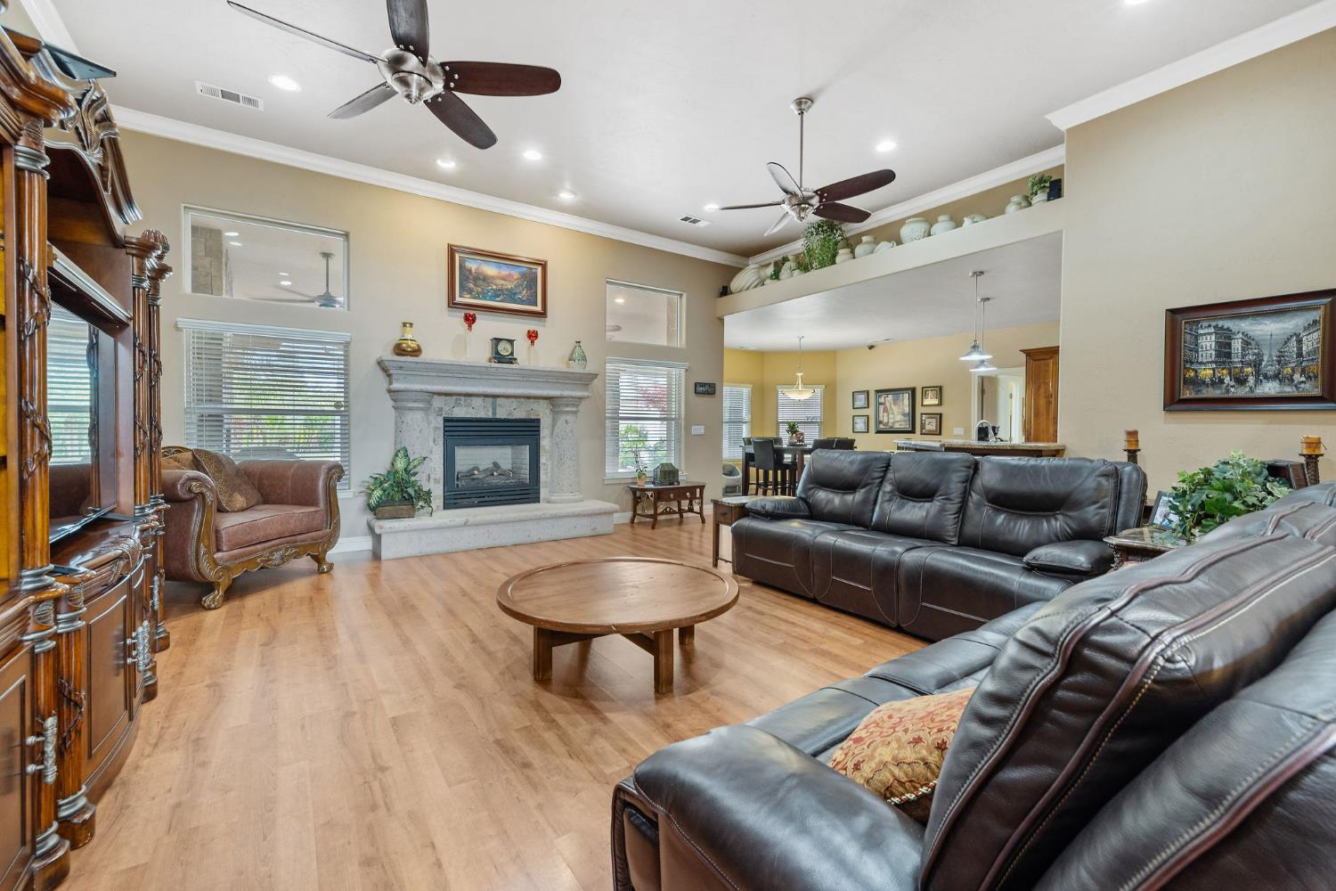 1928 South Shirk Road Visalia, CA 93277 - Photo 10 of 16