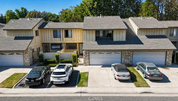 $298,000 | 2514 North Tustin Avenue, Unit E, Santa Ana, CA 92705