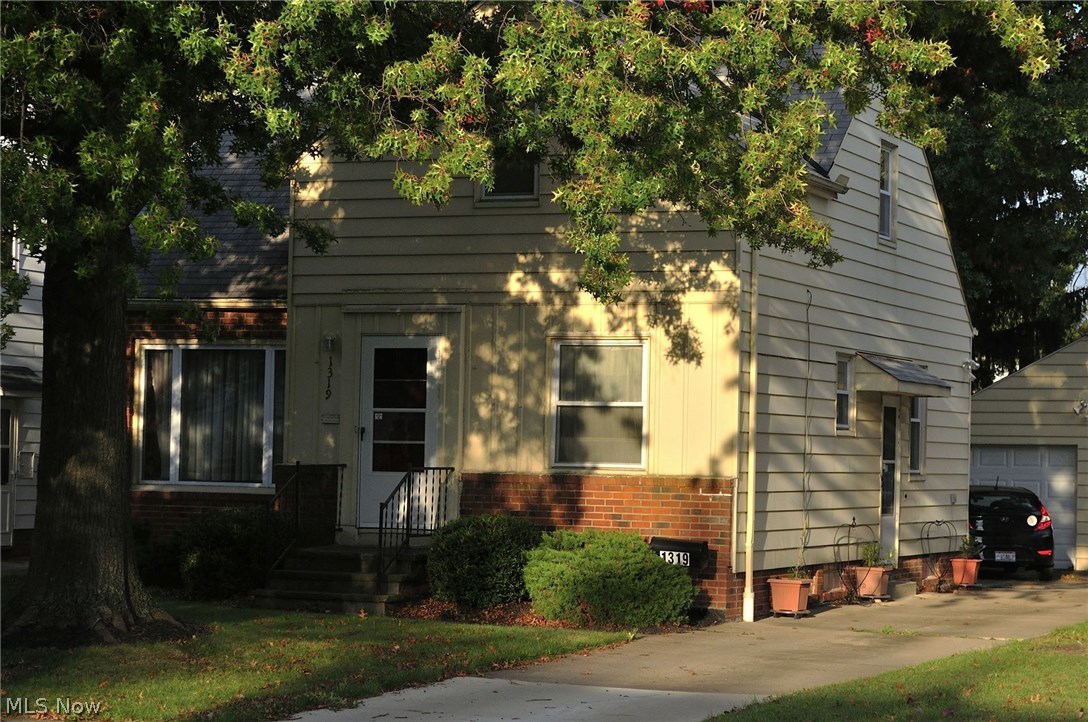 1319 Argonne Road Cleveland, OH 44121 - Photo 1 of 20 Gallery Image 1