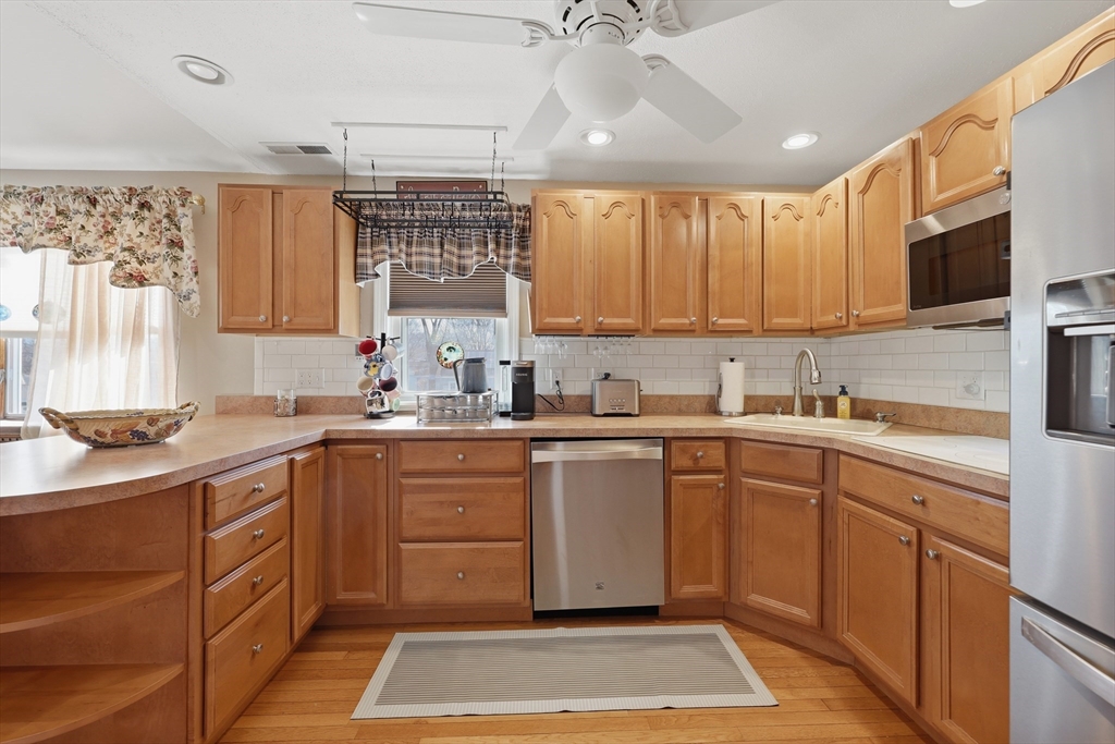 37 Warrenton Road Haverhill, MA 01832 - Photo 16 of 33