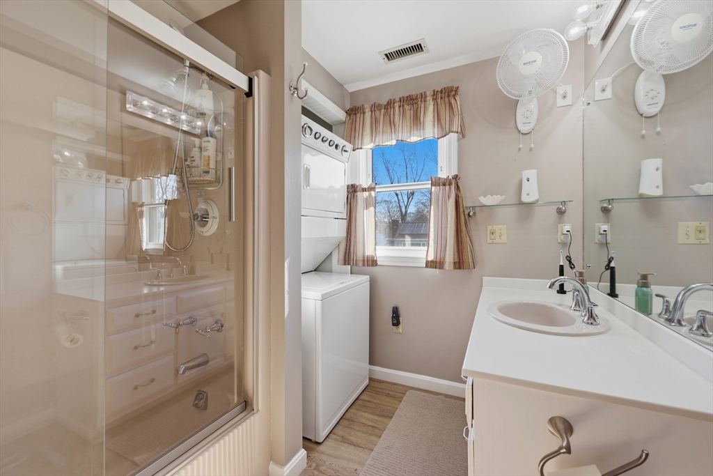 37 Warrenton Road Haverhill, MA 01832 - Photo 20 of 33