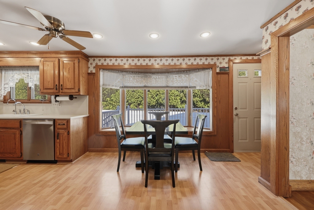 37 Warrenton Road Haverhill, MA 01832 - Photo 3 of 33