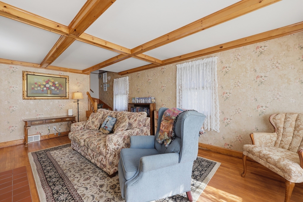 37 Warrenton Road Haverhill, MA 01832 - Photo 7 of 33