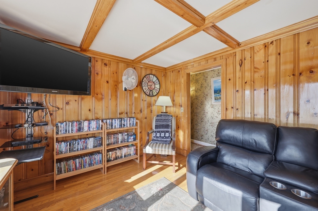 37 Warrenton Road Haverhill, MA 01832 - Photo 8 of 33