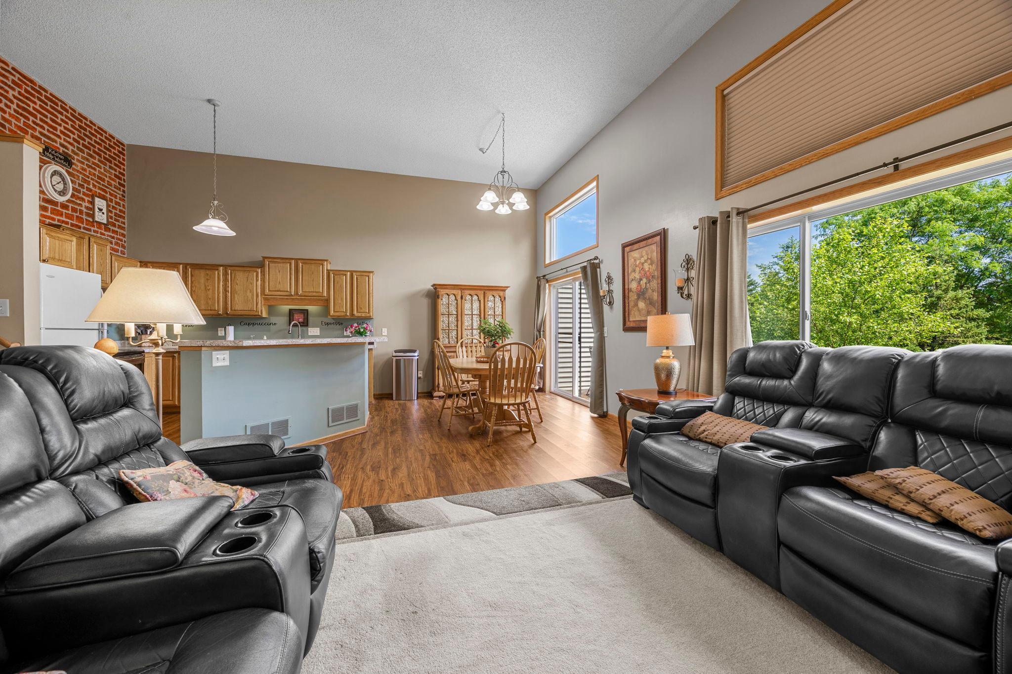 18828 Inca Avenue Lakeville, MN 55044 - Photo 3 of 24