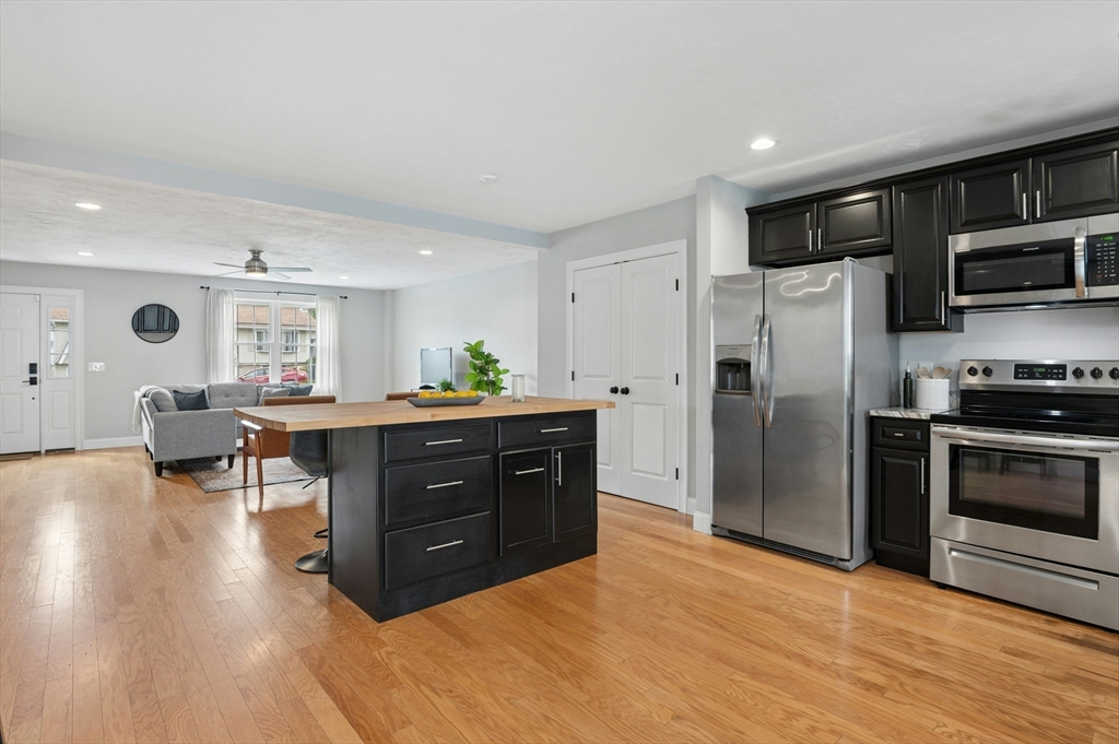 129 Derby Street Worcester, MA 01604 - Photo 15 of 41