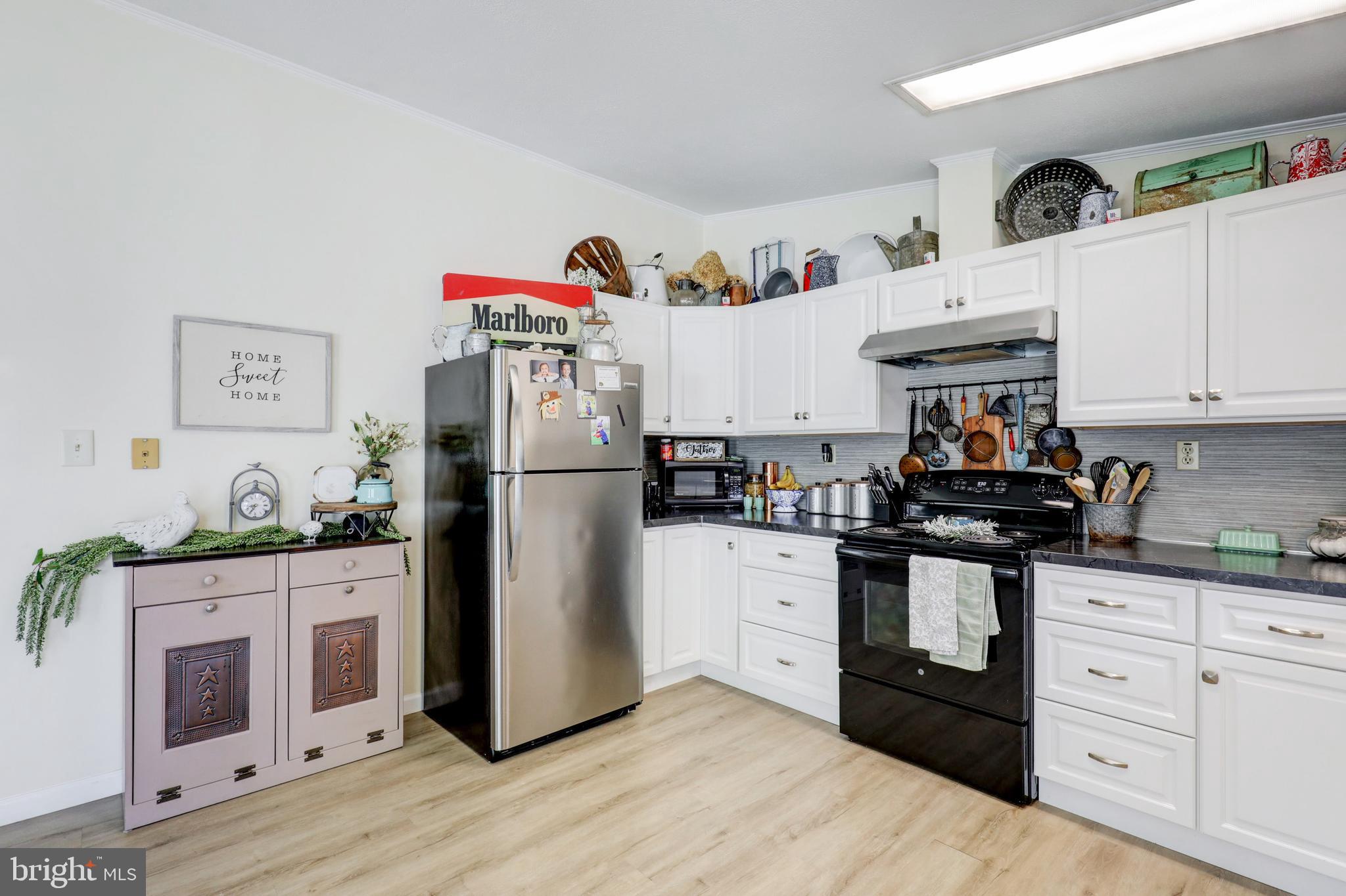 3190 Irishtown Road Gordonville, PA 17529 - Photo 10 of 25 Kitchen