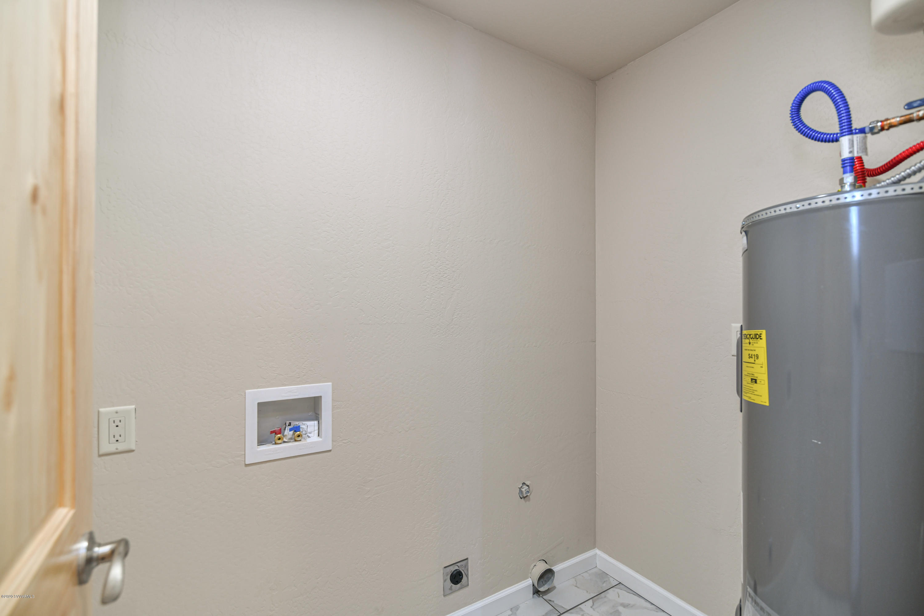 4645 East Goldmine Road Rimrock, AZ 86335 - Photo 15 of 24 a view of an empty room